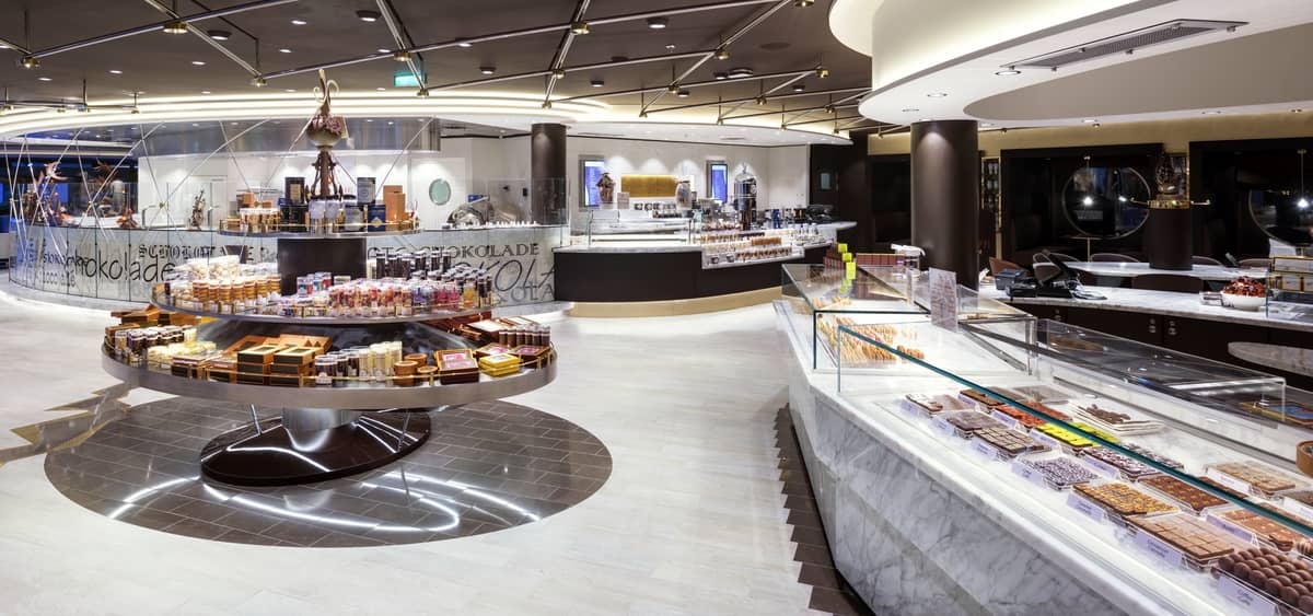 4- JEAN-PHILIPPE CHOCOLATE & CAFÉ <br> MOMENTOS GOURMET A BORDO