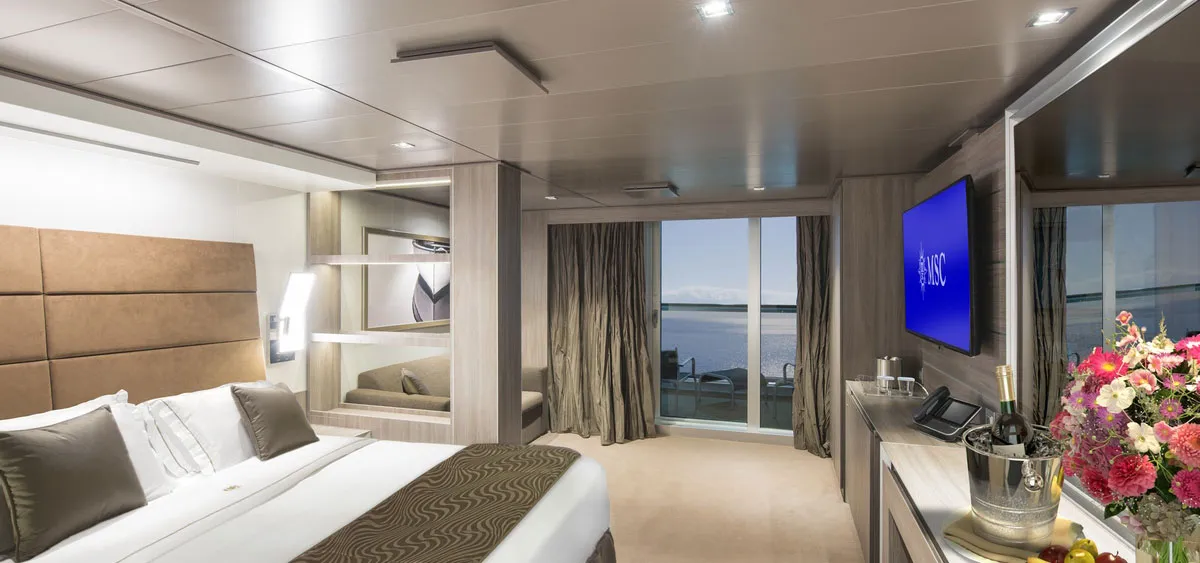 8-MSC YACHT CLUB <br> O COMPLEXO EXCLUSIVO DO MSC SEASIDE