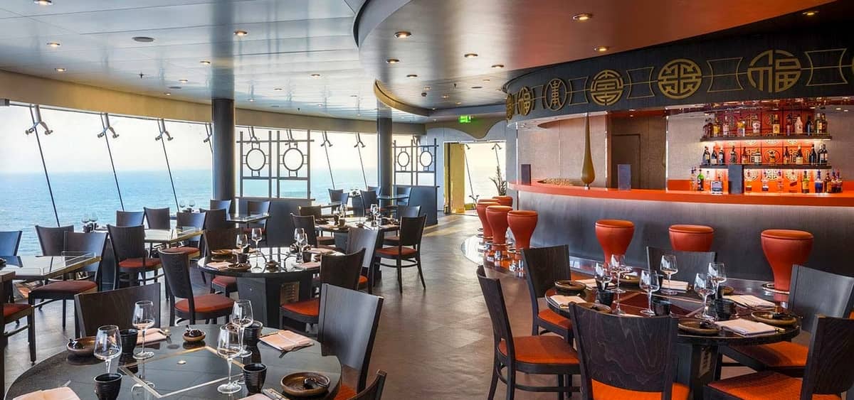 2- SEA PAVILION BY JEREME LEUNG <br> HOT POT COM VISTA PARA O OCEANO