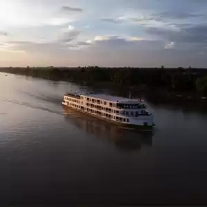 A quem se destina a companhia RIVAGES DU MONDE