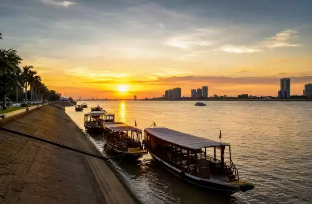 Cais de Phnom Penh