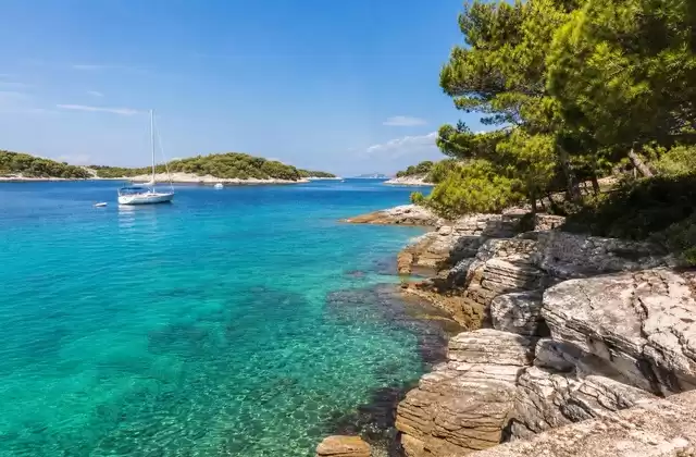Em Hvar