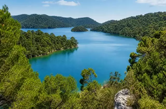 Em Mljet