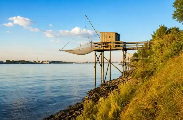Cabanas de pesca sobre estacas
