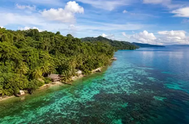 Na Lagoa de Marovo