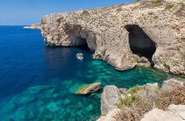 Em Blue Grotto