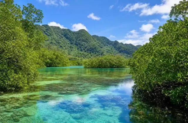Em Kosrae