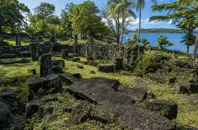 Em Kosrae