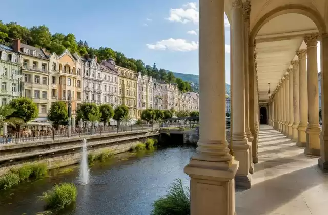 Em Karlovy Vary