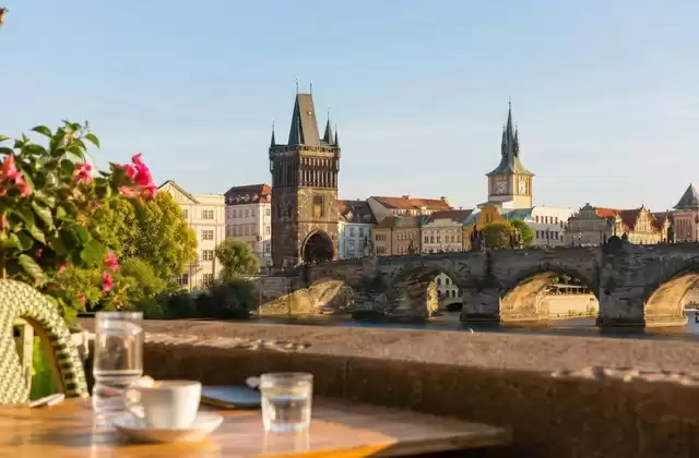 Em Praga