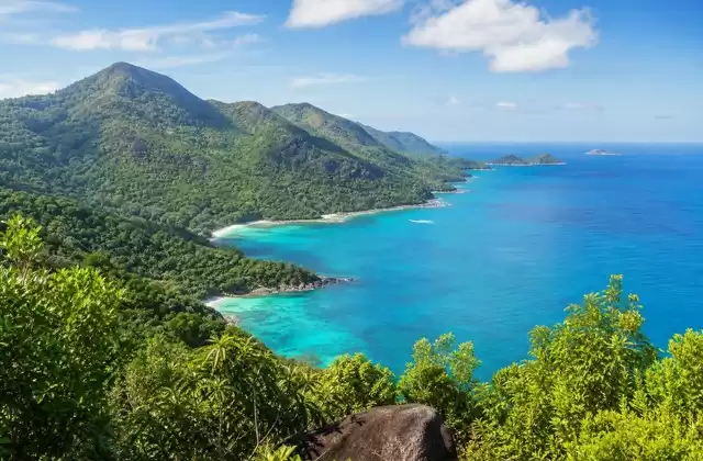 Nas estradas de Mahé