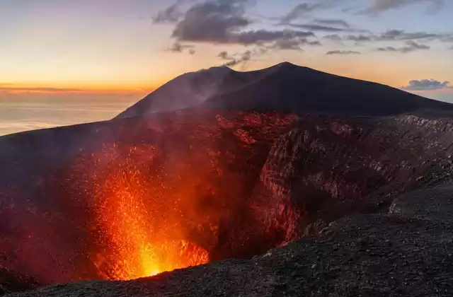 Am Vulkan Yasur