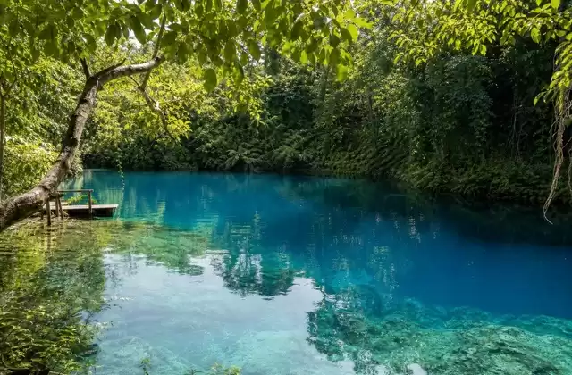Am Riri Blue Hole