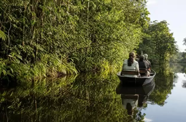 Passeios em pequenas embarcações