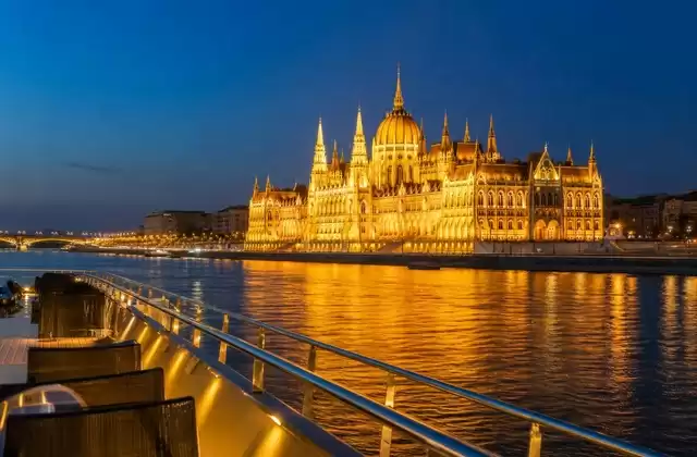O esplendor de Budapeste à noite