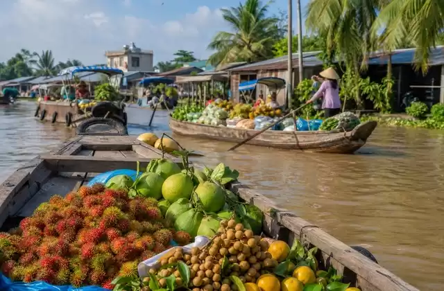 Mercados flutuantes e aldeias de artesãos