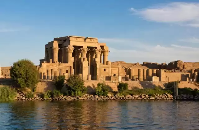 Kom Ombo, o templo duplo junto ao rio