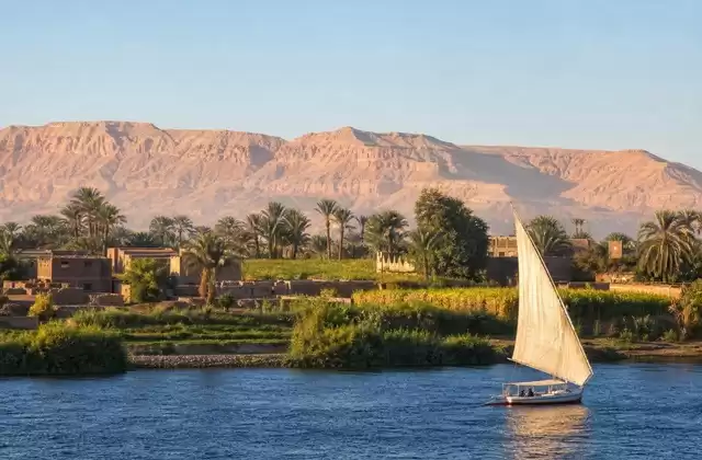 A navegação entre Luxor e Assuão