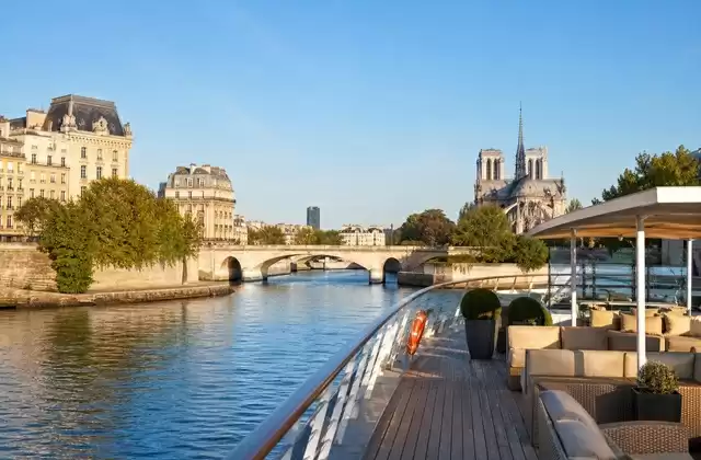 Chegar ou partir de Paris