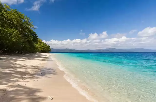Champagne Beach