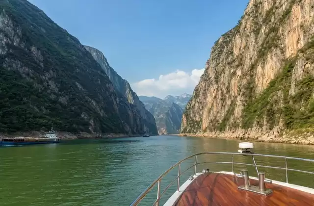 Navegar pela garganta de Qutang